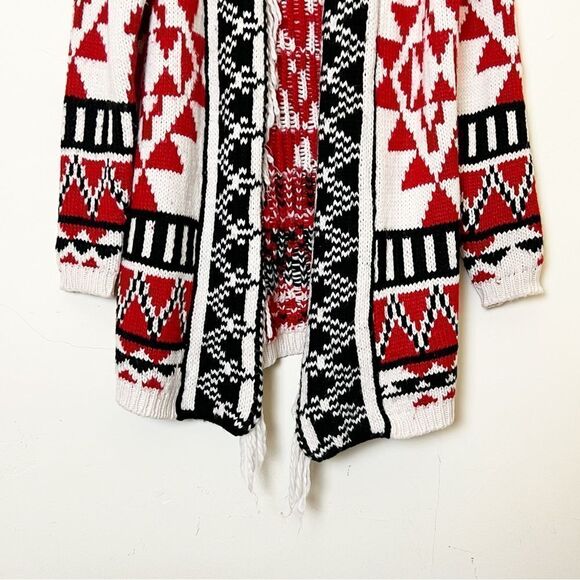 Bethany Mota Open Front Aztec Pattern Fringe Shawl Knit Cardigan, Size Medium - Picture 3 of 10